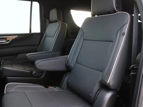 New 2026 GMC Yukon XL Elevation w/ LPO, Floor Liner Package image 25