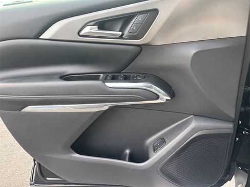 Certified 2025 Chevrolet Traverse LT image 21