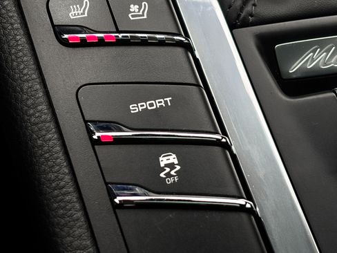 Used 2018 Porsche Macan S image 7