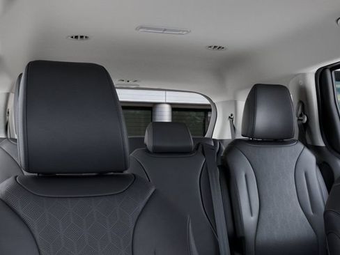 New 2026 Kia Carnival EX FWD image 28