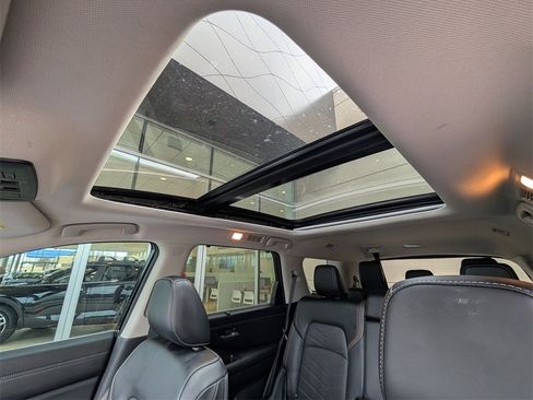 Used 2023 Nissan Pathfinder Platinum w/ Cargo Package image 14