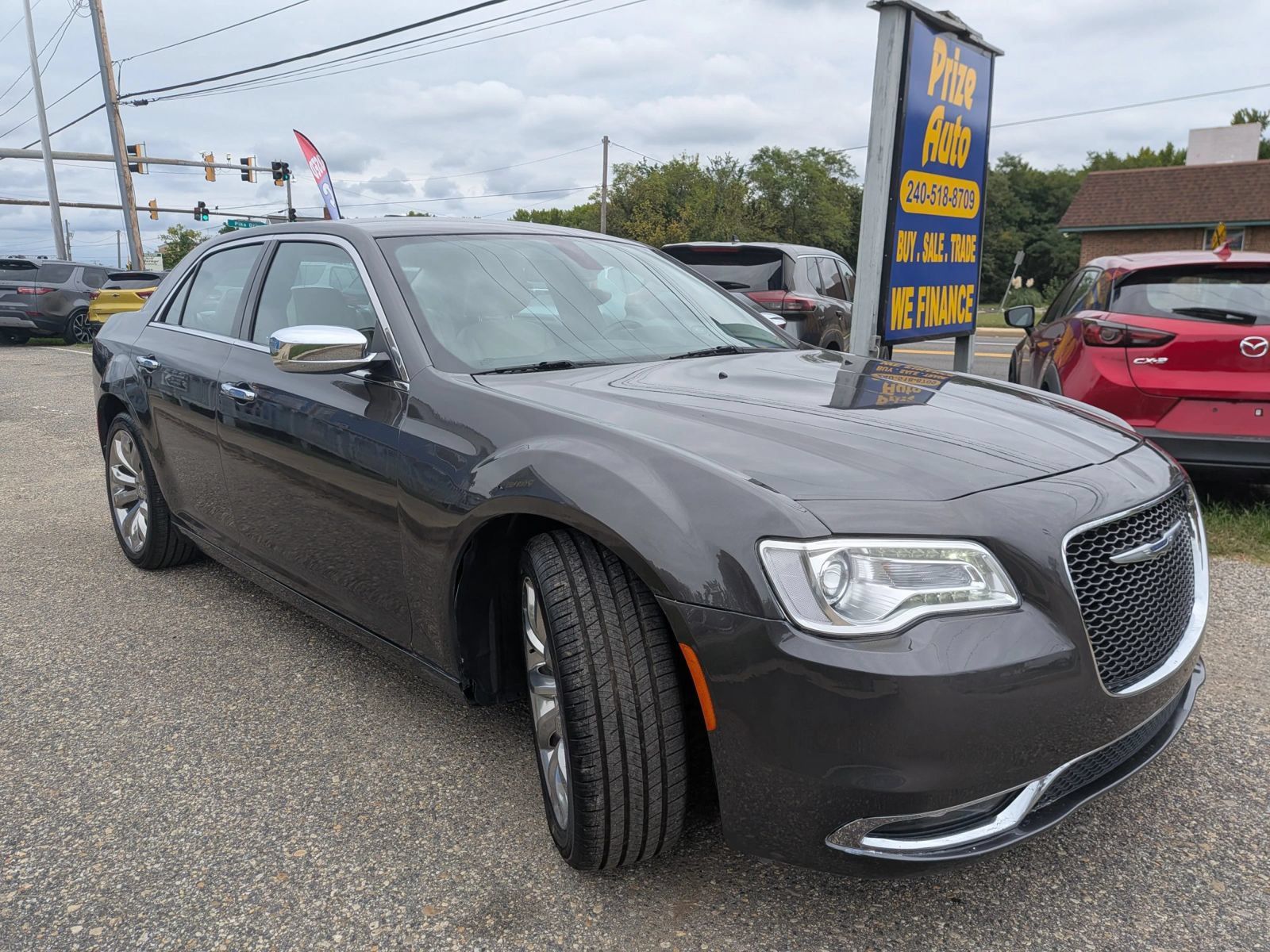 Used 2019 Chrysler 300 Limited RWD image 6
