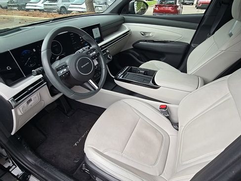 Certified 2025 Hyundai Tucson Limited image 12