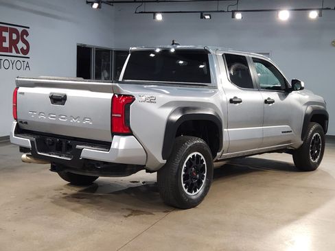 Used 2024 Toyota Tacoma TRD Off-Road AWD/4WD image 7