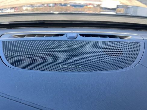 Certified 2025 Volvo XC90 B6 Ultra w/ Lounge Package image 41