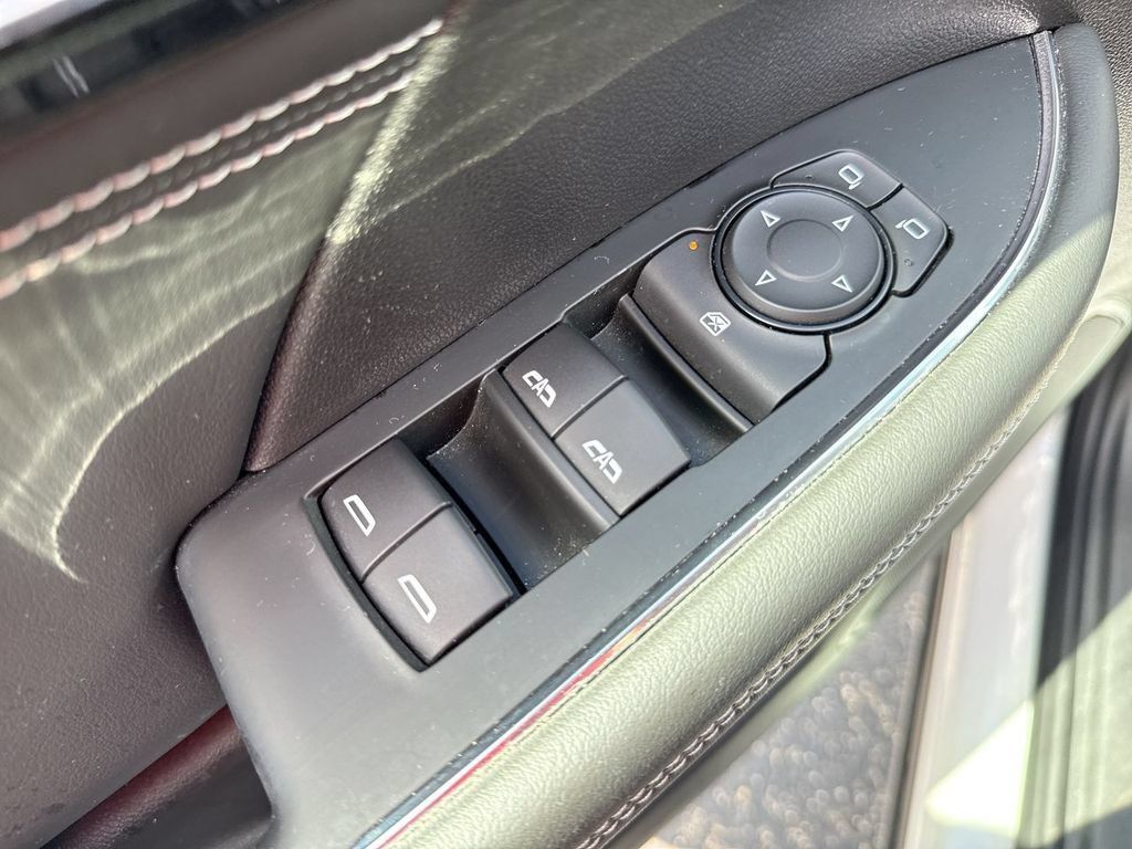 Used 2022 Buick Envision Preferred FWD image 13