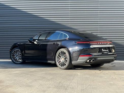 Certified 2025 Porsche Panamera 4 image 3