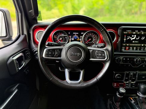 Used 2022 Jeep Wrangler Unlimited Rubicon w/ Dual Top Group AWD/4WD image 18