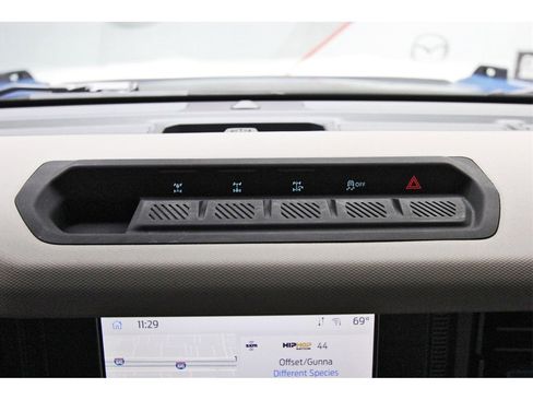 Used 2023 Ford Bronco Wildtrak image 18