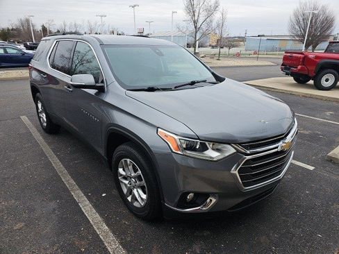Used 2020 Chevrolet Traverse LT image 14