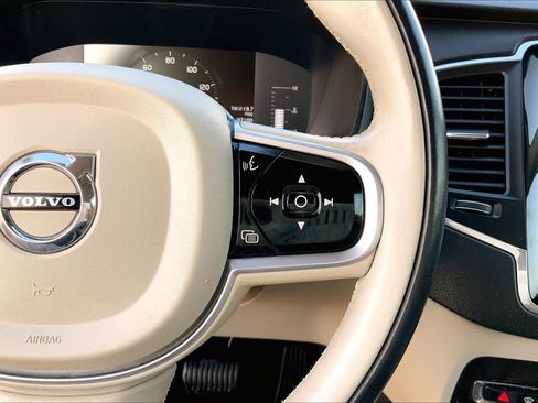 Used 2019 Volvo XC90 T5 Momentum w/ Protection Package Premier image 21