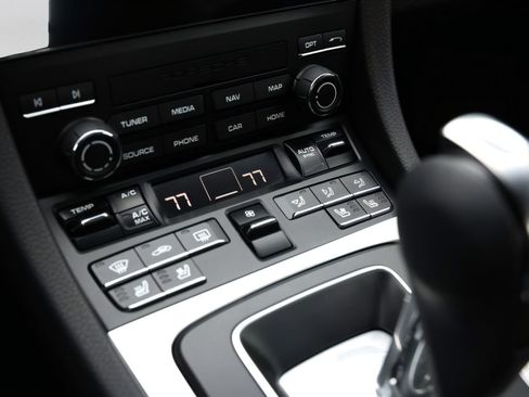 Used 2025 Porsche 718 Cayman RWD image 50