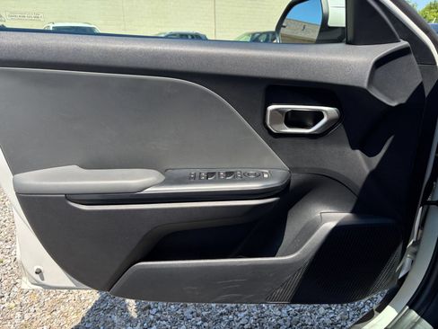 Used 2025 Kia K4 FWD image 18