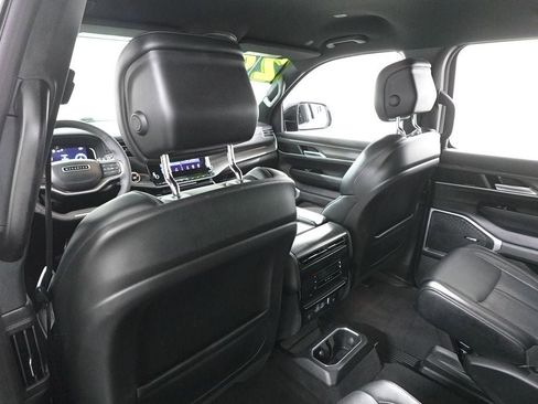 Used 2024 Jeep Wagoneer Series II image 25