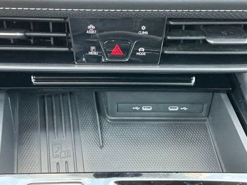 Used 2025 Volkswagen Atlas SE AWD/4WD image 28