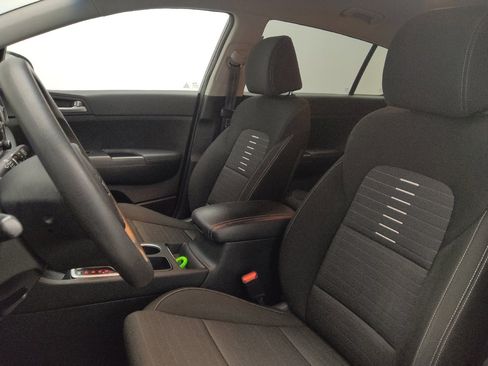 Used 2018 Kia Sportage LX image 17