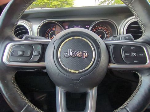 Certified 2019 Jeep Wrangler Unlimited Sahara AWD/4WD image 22
