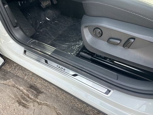 New 2026 Volkswagen Taos SE AWD/4WD image 13