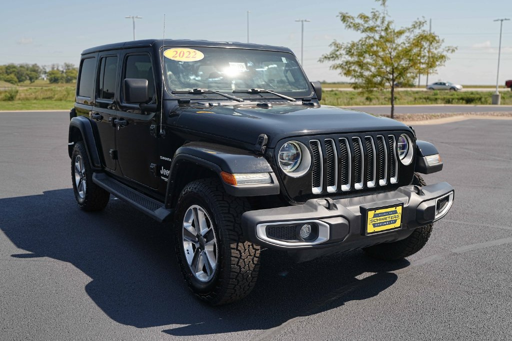 Used 2022 Jeep Wrangler Unlimited Sahara w/ LED Lighting Group AWD/4WD image 5