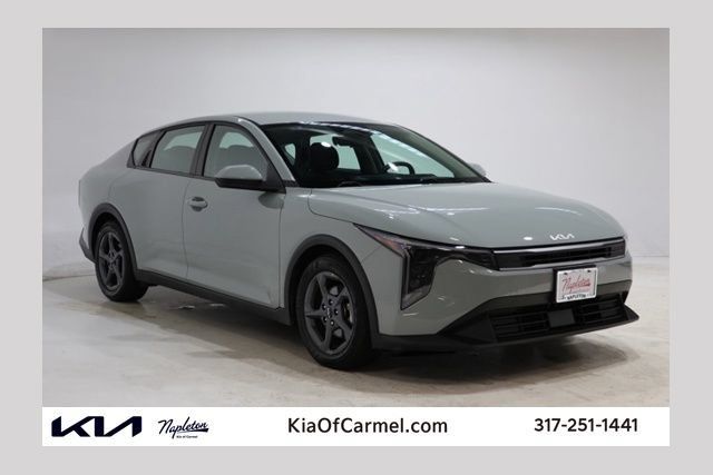 Used 2025 Kia K4 FWD image 1