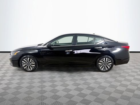 Used 2023 Nissan Altima 2.5 SV FWD image 4