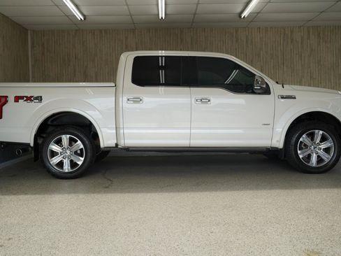 Used 2017 Ford F150 Platinum w/ Equipment Group 701A Luxury AWD/4WD image 6