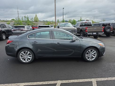 Used 2017 Buick Regal Premium w/ Driver Confidence Package #2 FWD image 5