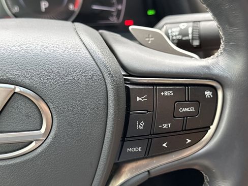 Used 2019 Lexus ES 350 w/ Accessory Package 2 FWD image 24