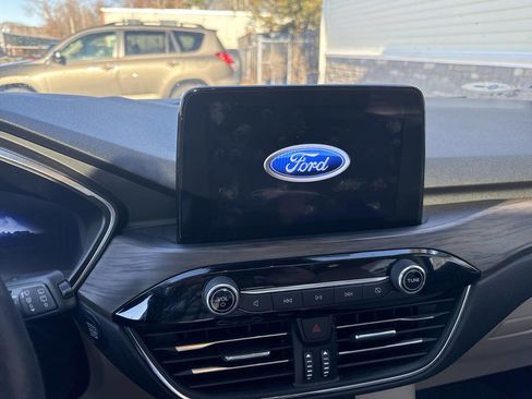 Used 2020 Ford Escape Titanium image 20