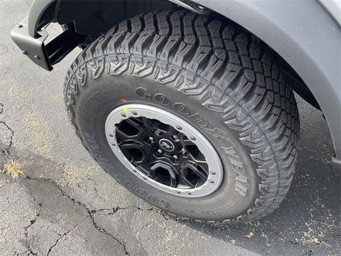 Used 2024 Ford Bronco Outer Banks w/ Sasquatch Package image 13