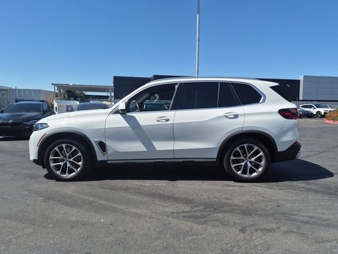 Used 2024 BMW X5 xDrive40i w/ Premium Package AWD/4WD image 7