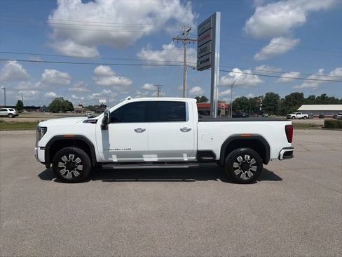 Used 2025 GMC Sierra 2500 Denali w/ Denali Reserve Package AWD/4WD image 3