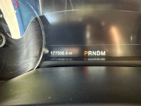 Used 2019 Ford F150 Lariat w/ Equipment Group 501A Mid image 13