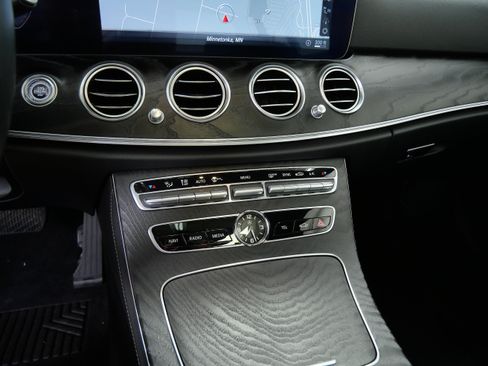 Used 2020 Mercedes-Benz E 450 4MATIC Sedan image 21