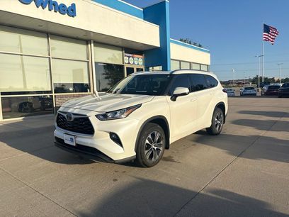 Used 2020 Toyota Highlander XLE