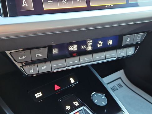 Used 2023 Audi Q4 e-tron Premium Plus w/ Premium Plus image 21