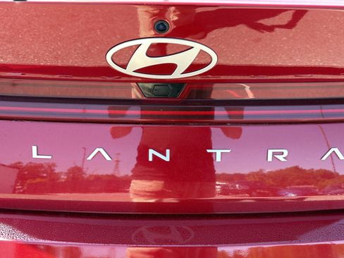 Used 2024 Hyundai Elantra Limited FWD image 31