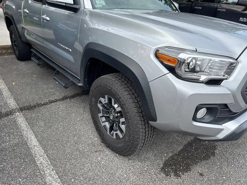 Used 2022 Toyota Tacoma TRD Off-Road AWD/4WD image 4