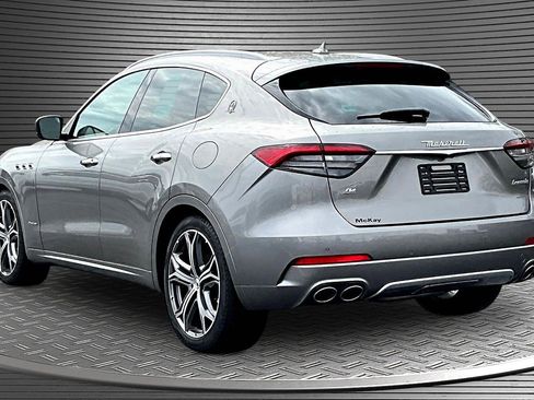 Used 2021 Maserati Levante GranLusso AWD/4WD image 4