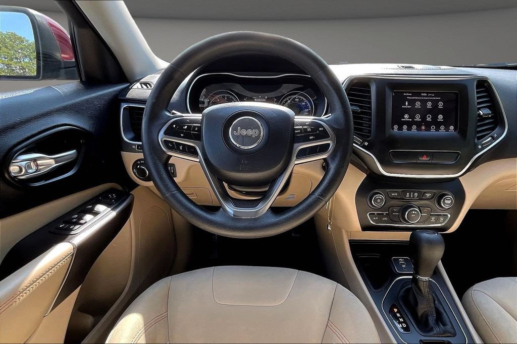 Used 2020 Jeep Cherokee Latitude FWD image 11