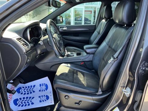 Used 2020 Jeep Grand Cherokee Altitude AWD/4WD image 4