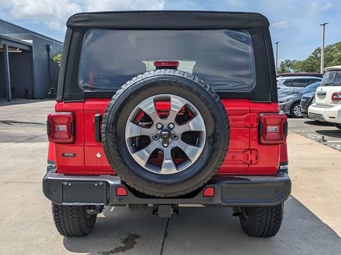 Used 2019 Jeep Wrangler Unlimited Sahara w/ Dual Top Group AWD/4WD image 7