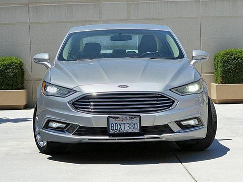 Used 2017 Ford Fusion SE image 5