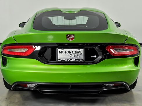 Used 2014 SRT GTS RWD image 9