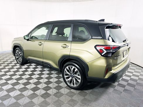 Used 2025 Subaru Forester Touring image 5