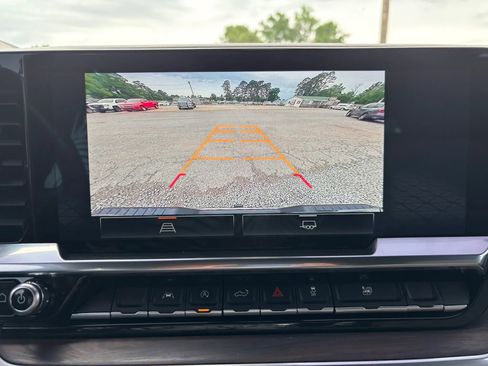 Used 2022 GMC Sierra 1500 SLT w/ SLT Convenience Package AWD/4WD image 24