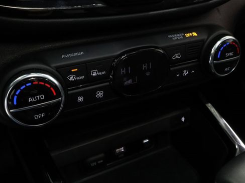 Used 2024 Kia Soul GT-Line image 33