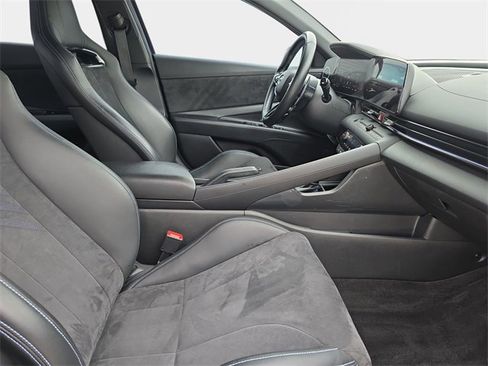 Used 2022 Hyundai Elantra N Base image 12