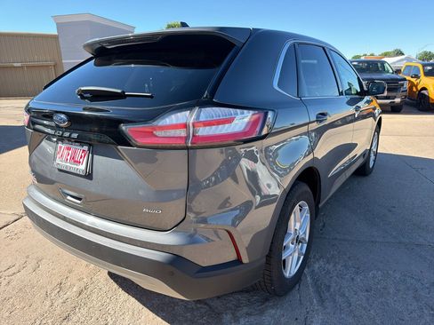 Used 2024 Ford Edge SEL AWD/4WD image 7