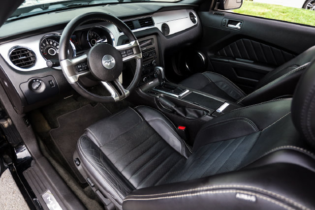 Used 2014 Ford Mustang Premium RWD image 21